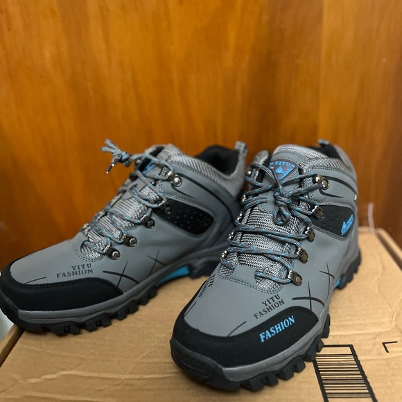 🆕 Men's Gray Hiking Shoes - Picture 2 of 9